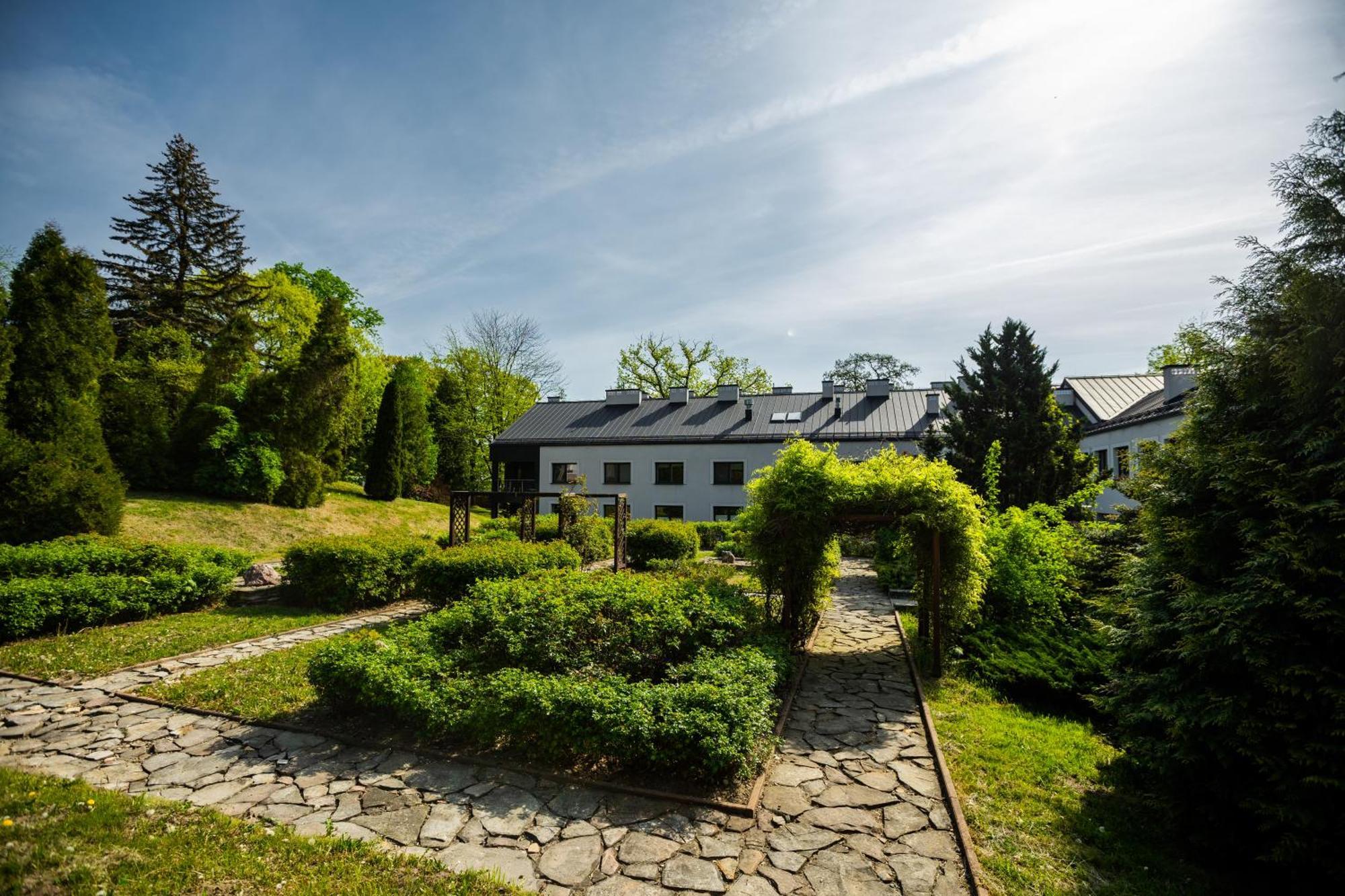 Centrum Rehabilitacji Spolecznej I Zawodowej Zaz Sloneczne Wzgorze 타르노프 외부 사진