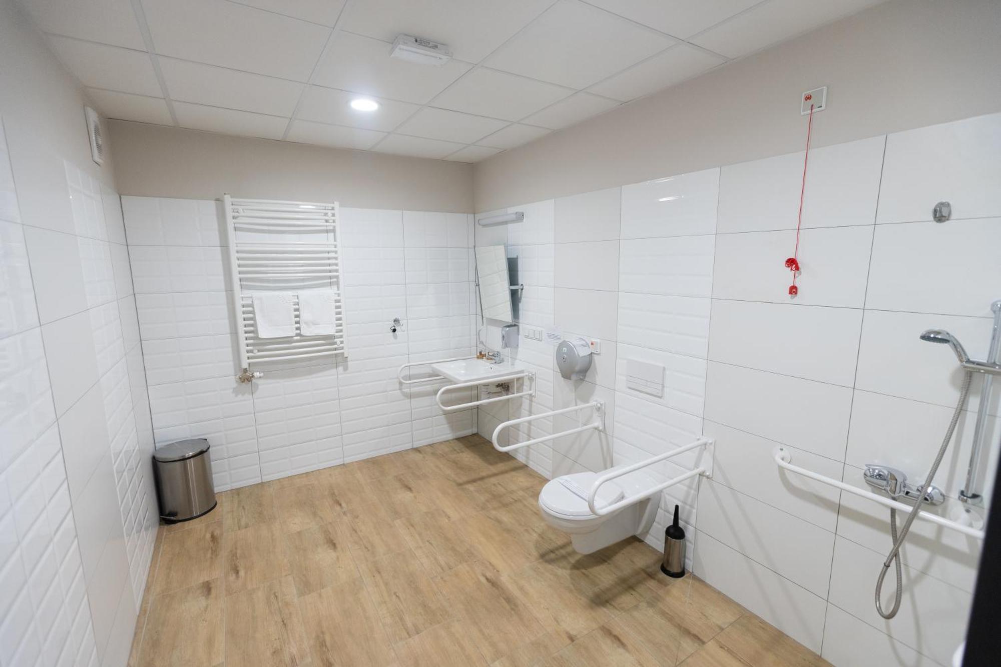 Centrum Rehabilitacji Spolecznej I Zawodowej Zaz Sloneczne Wzgorze 타르노프 외부 사진